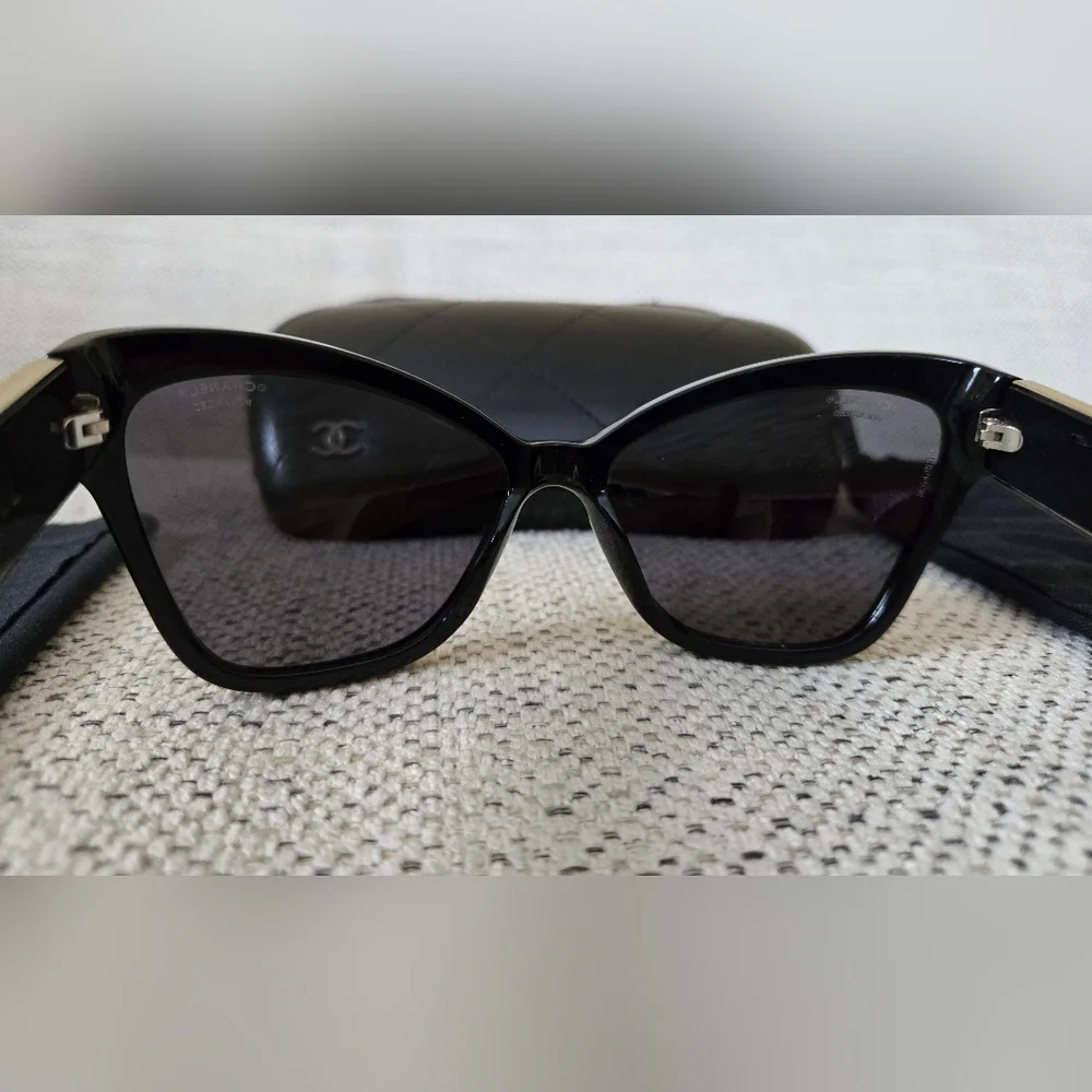 CHANEL CH5271 Women's Black and Chrome Cat Eye Sunglasses Size:OS Made In Italy - Picture 4 of 16